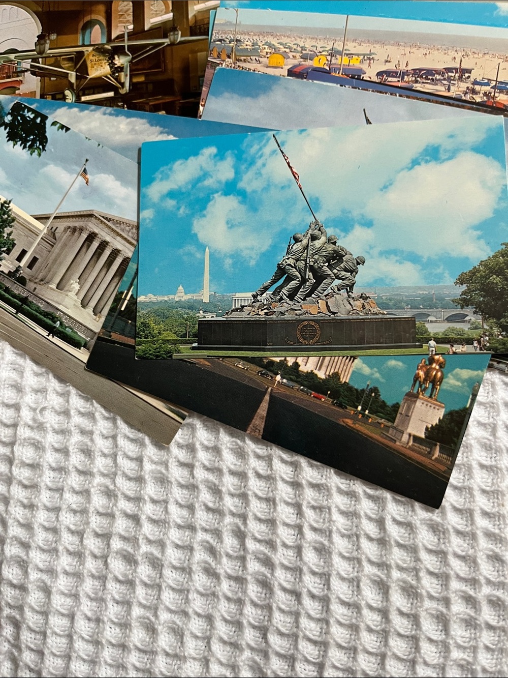 Vintage Postcard Lot Featuring Scenic Views and Monuments - Blue Skies. - Picture 2 of 5